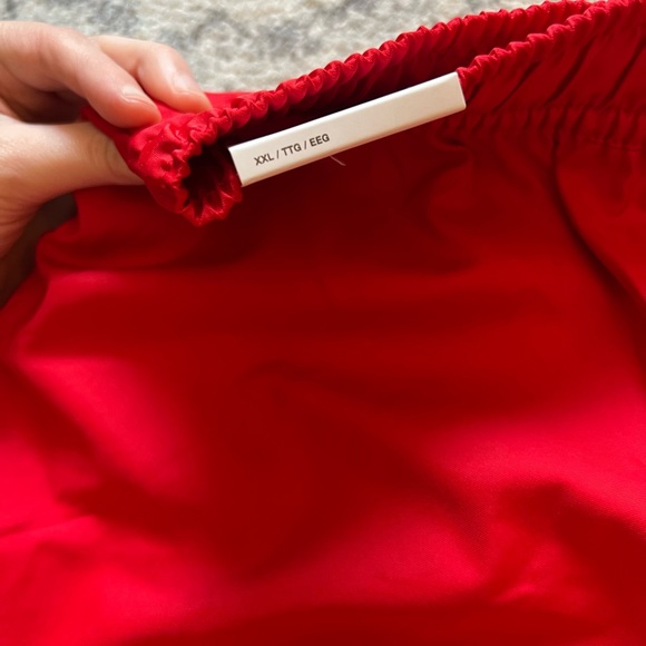 NWT Nike Standard Above the Knee Length Shorts Red - Picture 10 of 10